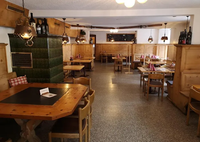 Historisches Hotel Piz Ela Berguen