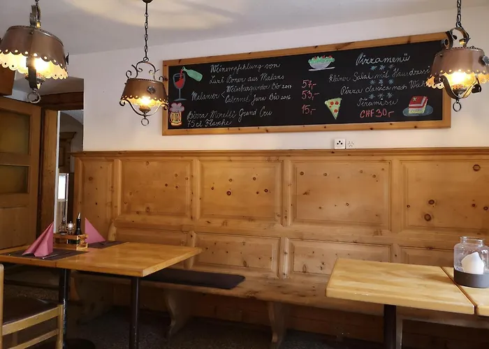 Historisches Hotel Piz Ela Berguen