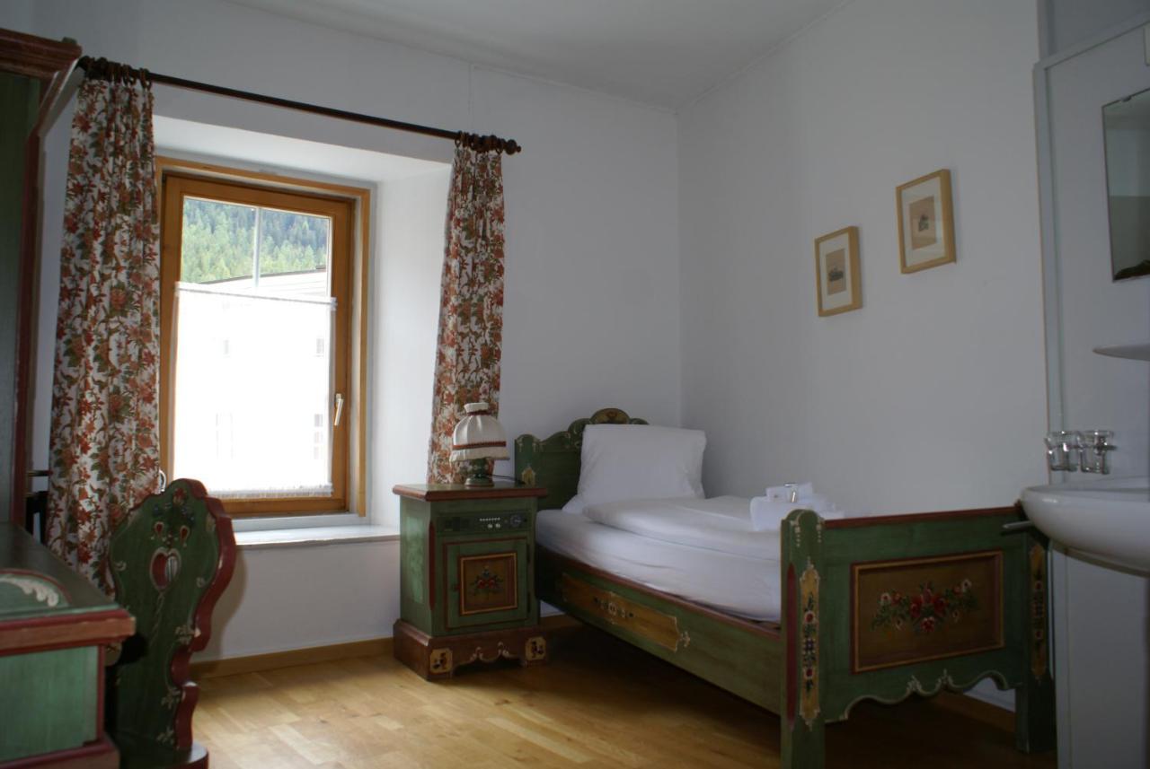 Hotel Historisches Piz Ela Berguen