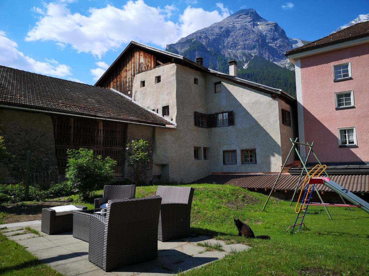 Hotel Historisches Piz Ela Berguen